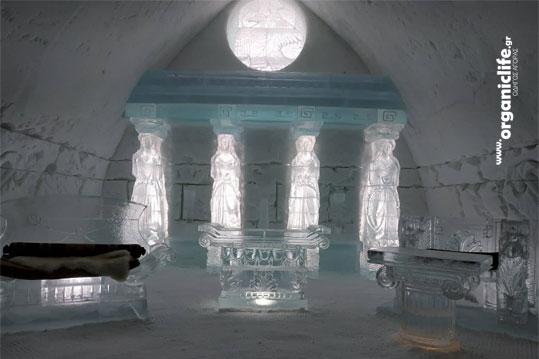 04-hotel-de-glace-kopti-kariatides